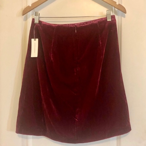 NEW ANTHROPOLOGIE VELVET BURGUNDY RUCHED SKIRT - Picture 3 of 6